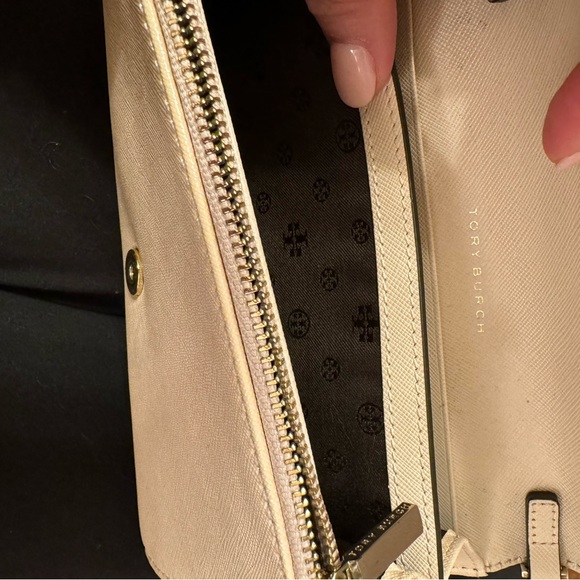 Tory Burch Crossbody/Clutch with Gold Details - Picture 5 of 6